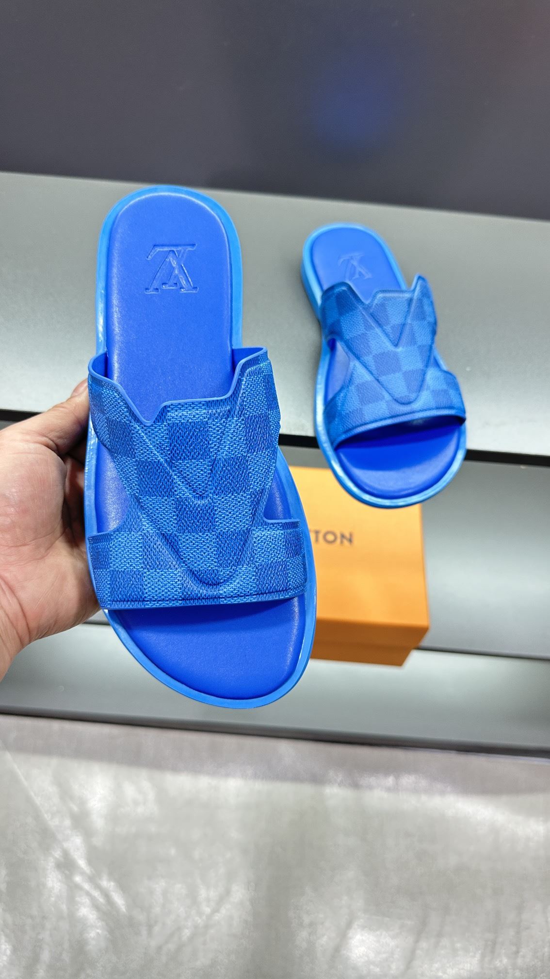 Louis Vuitton Slippers